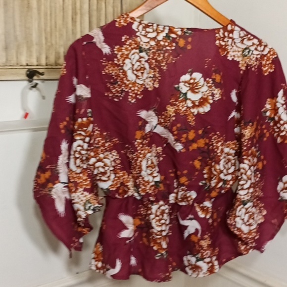 Live 4 Truth Floral Print Faux Wrap Blouse Small - Picture 6 of 6